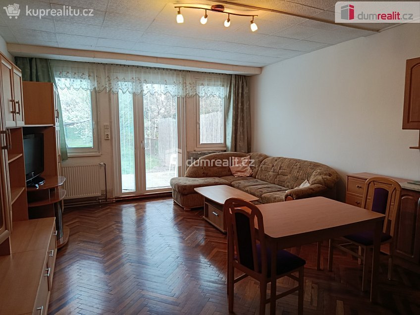 Pronájem bytu 2+kk 56 m^2 Toužimská, Praha 19 