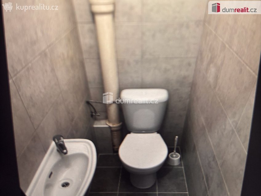 Pronájem bytu 1+kk 15 m^2 Bratří Venclíků, Praha 14 