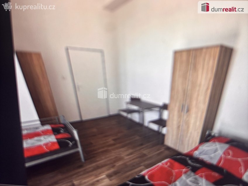 Pronájem bytu 1+kk 15 m^2 Bratří Venclíků, Praha 14 