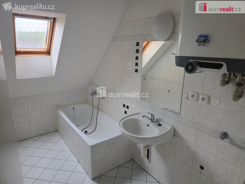 Prodej bytu 4+kk 72 m^2 Lipník, Lipník 