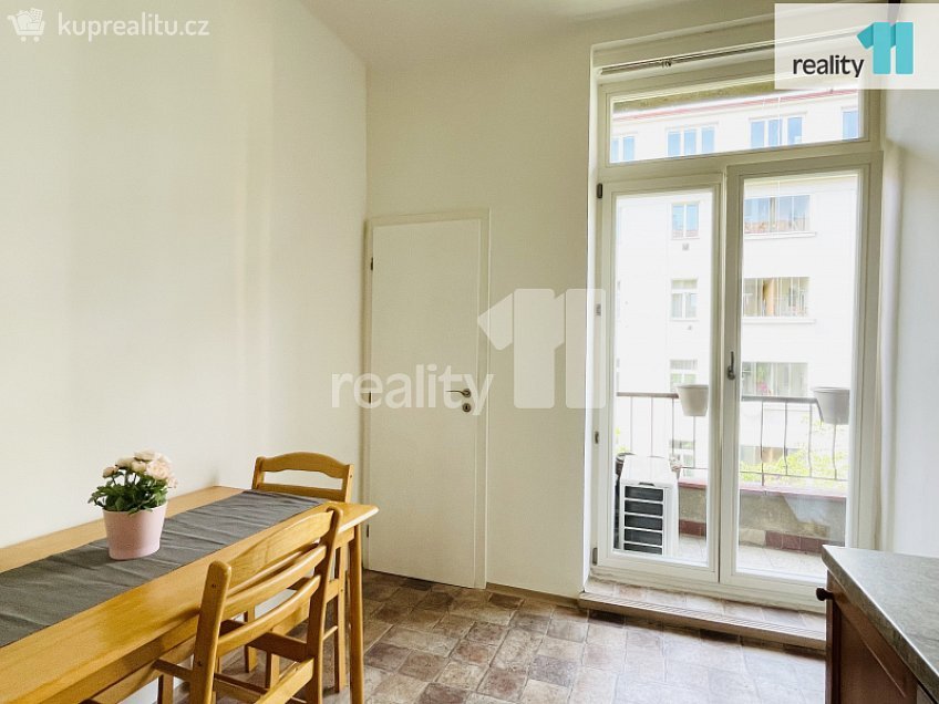 Pronájem bytu 3+1 93 m^2 Biskupcova, Praha 3 