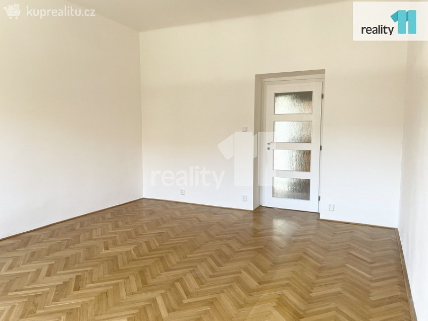 Pronájem bytu 3+1 93 m^2 Biskupcova, Praha 3 