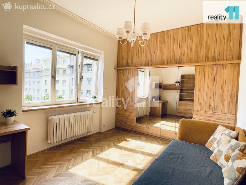 Pronájem bytu 3+1 93 m^2 Biskupcova, Praha 3 