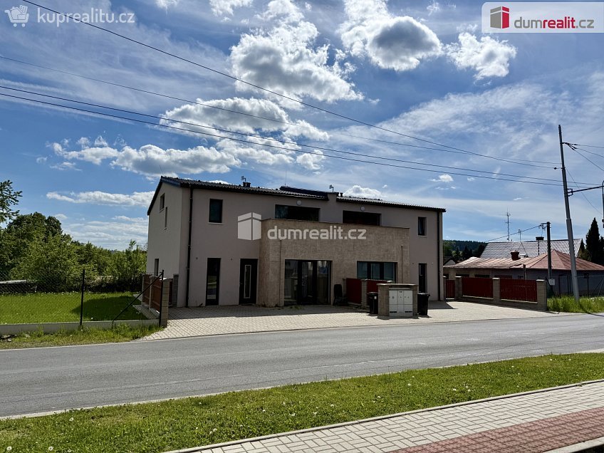 Pronájem  rodinného domu 160 m^2 U Moštárny, Velká Hleďsebe 