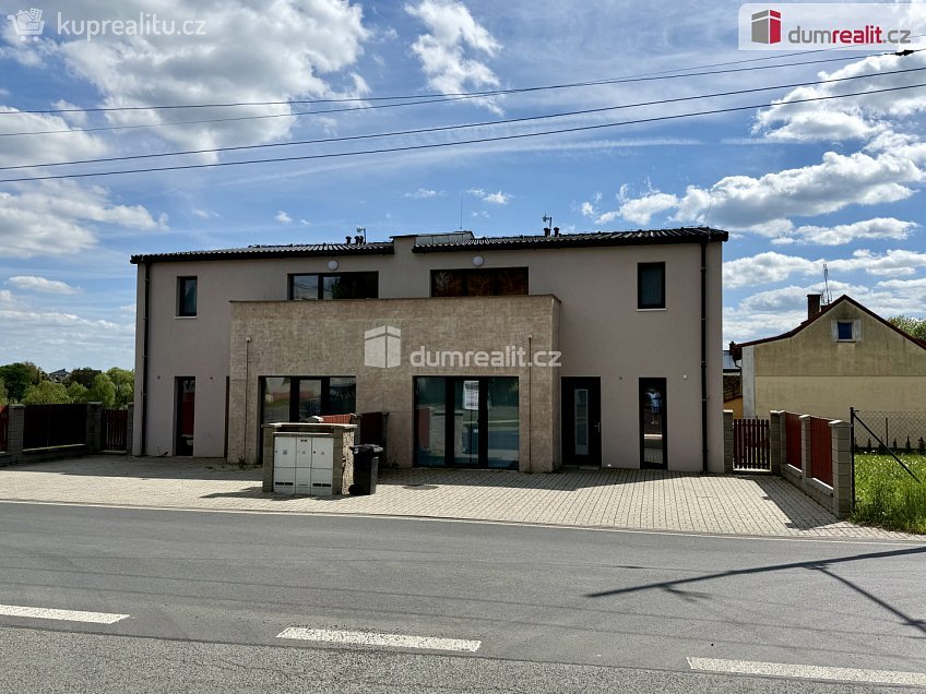 Pronájem  rodinného domu 160 m^2 U Moštárny, Velká Hleďsebe 