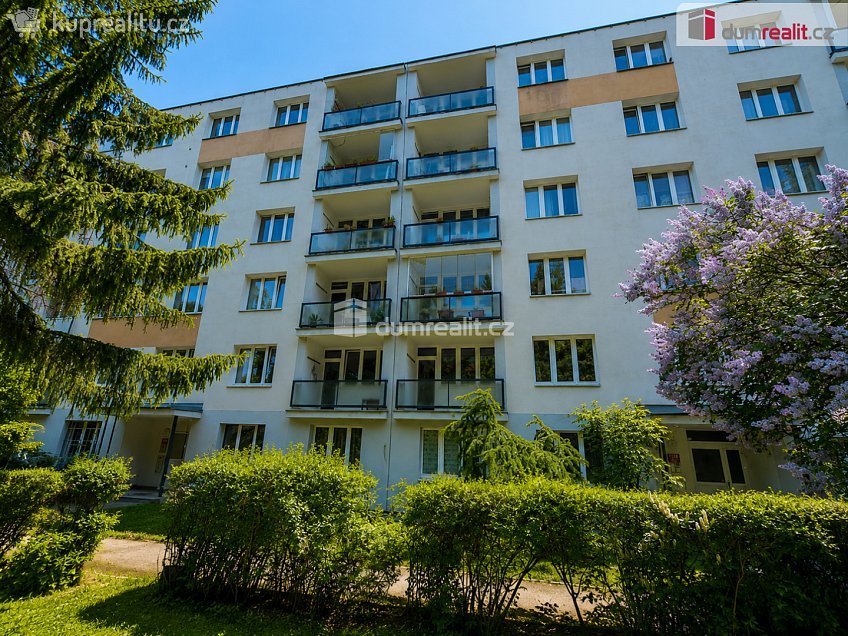 Prodej bytu 2+1 66 m^2 Hokejová, Praha 15 