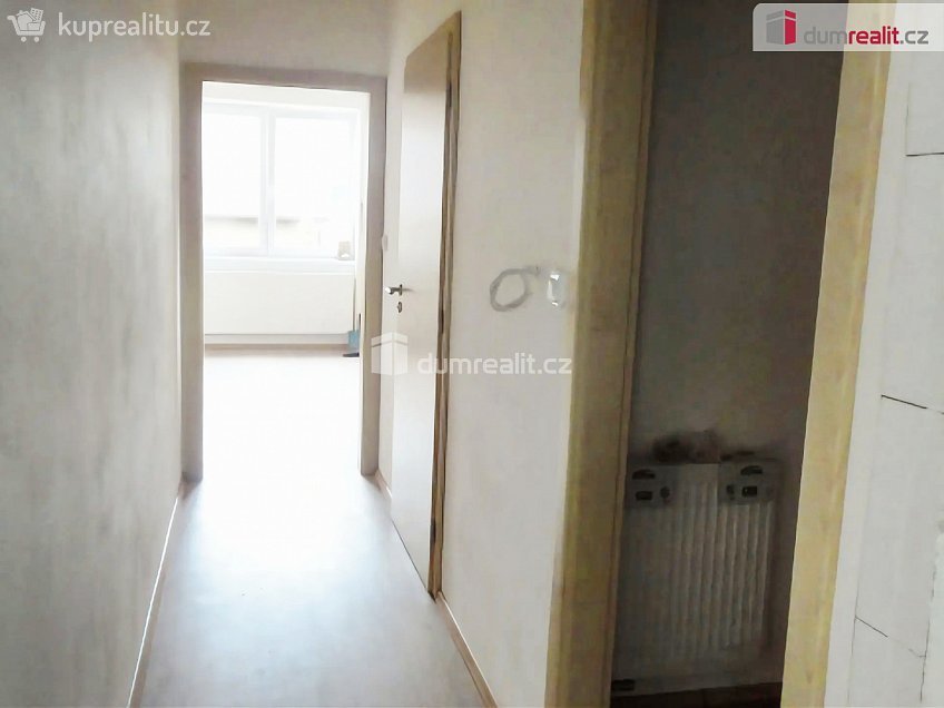 Pronájem bytu 2+kk 45 m^2 V chaloupkách, Praha 14 