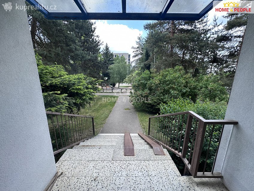Pronájem bytu 3+1 64 m^2 Novomeského, Praha 11 
