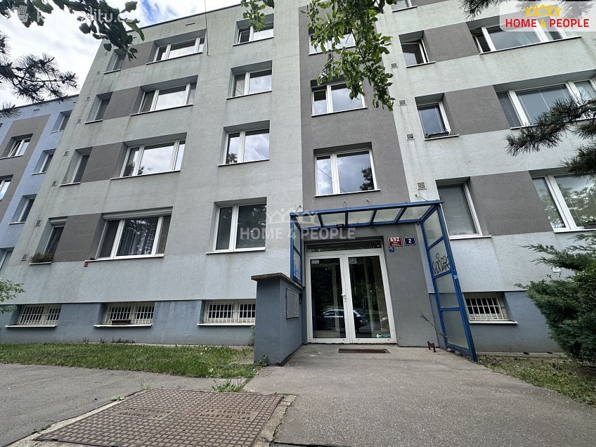 Pronájem bytu 3+1 64 m^2 Novomeského, Praha 11 