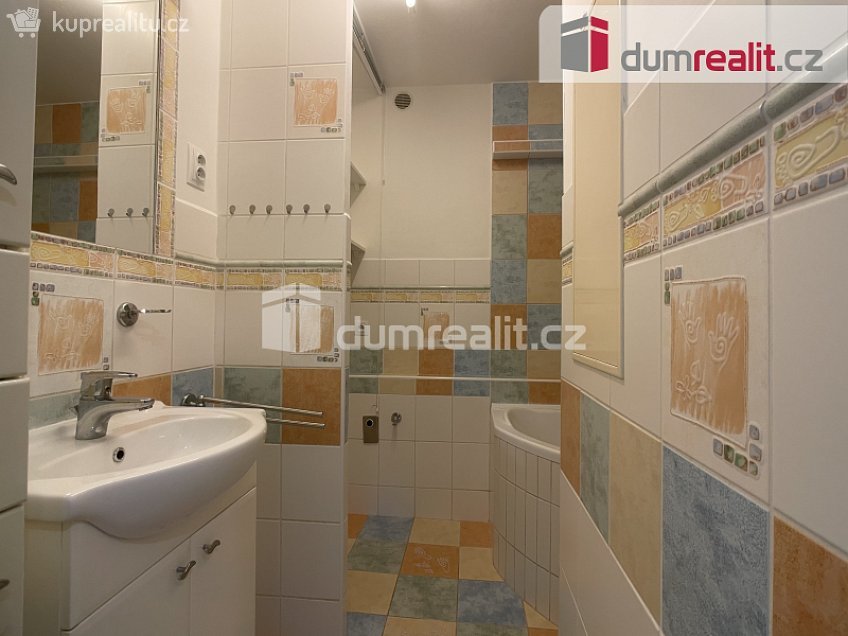 Pronájem bytu 4+1 85 m^2 Ve Smyčce, Ústí nad Labem 