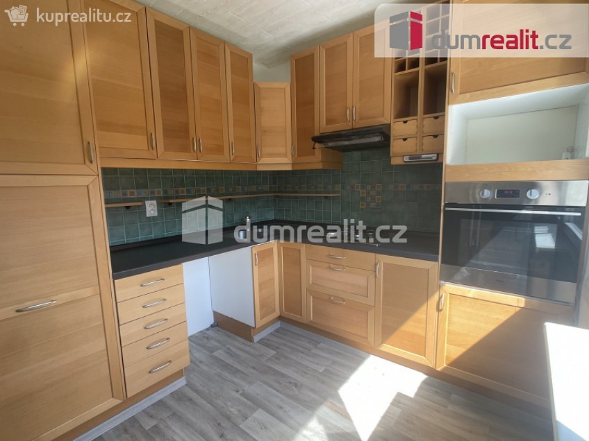 Pronájem bytu 4+1 85 m^2 Ve Smyčce, Ústí nad Labem 