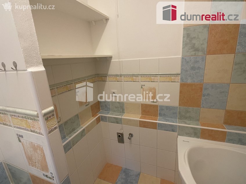 Pronájem bytu 4+1 85 m^2 Ve Smyčce, Ústí nad Labem 