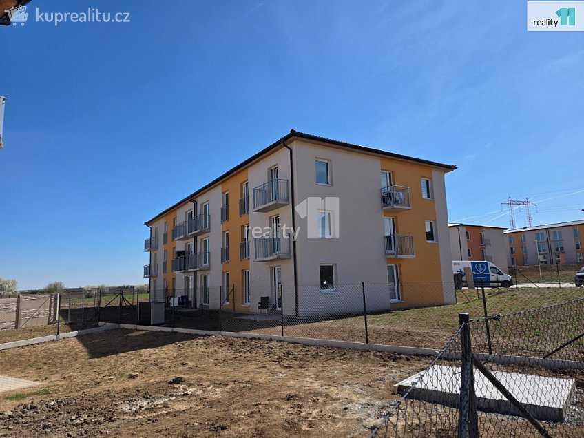 Pronájem bytu 2+kk 40 m^2 Vestecká, Nehvizdy 