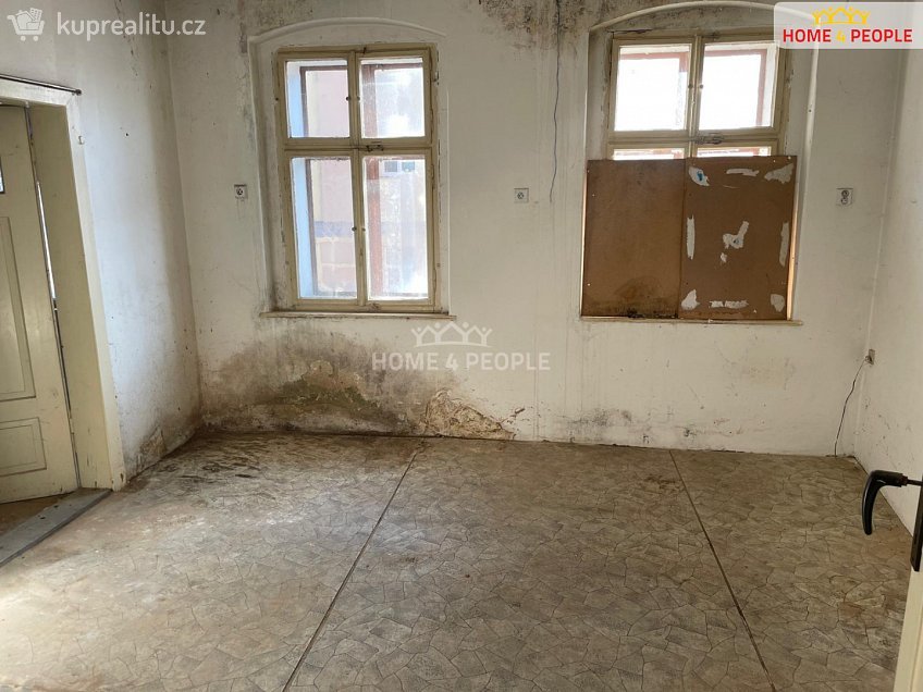 Prodej  rodinného domu 250 m^2 Gustava Geipela, Aš 
