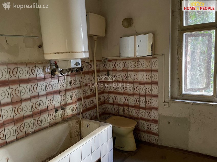 Prodej  rodinného domu 250 m^2 Gustava Geipela, Aš 