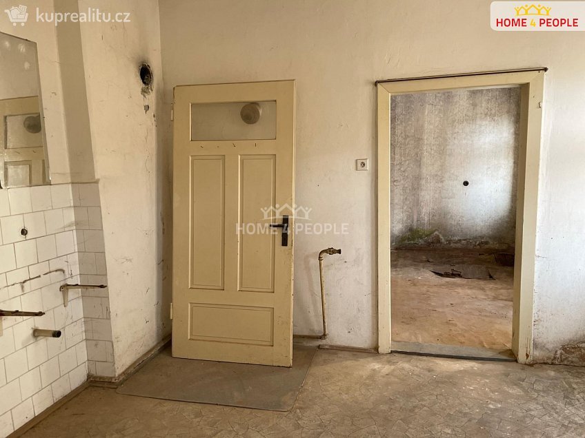 Prodej  rodinného domu 250 m^2 Gustava Geipela, Aš 