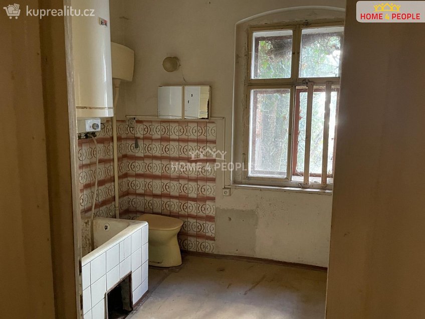 Prodej  rodinného domu 250 m^2 Gustava Geipela, Aš 