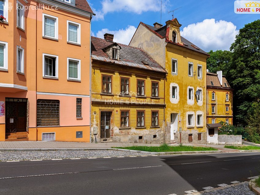 Prodej  rodinného domu 250 m^2 Gustava Geipela, Aš 