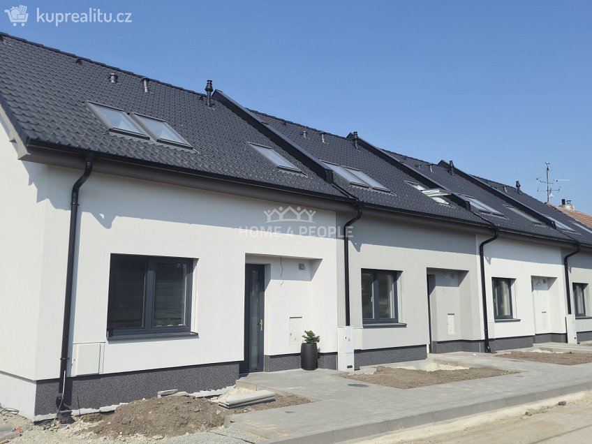 Prodej  rodinného domu 101 m^2 Pohořelice, Pohořelice 