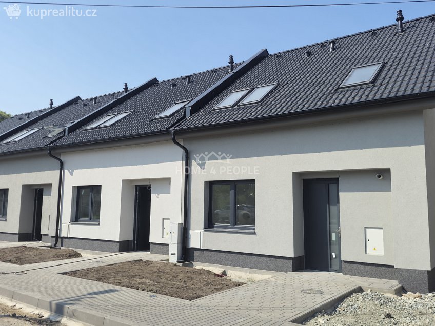 Prodej  rodinného domu 101 m^2 Pohořelice, Pohořelice 