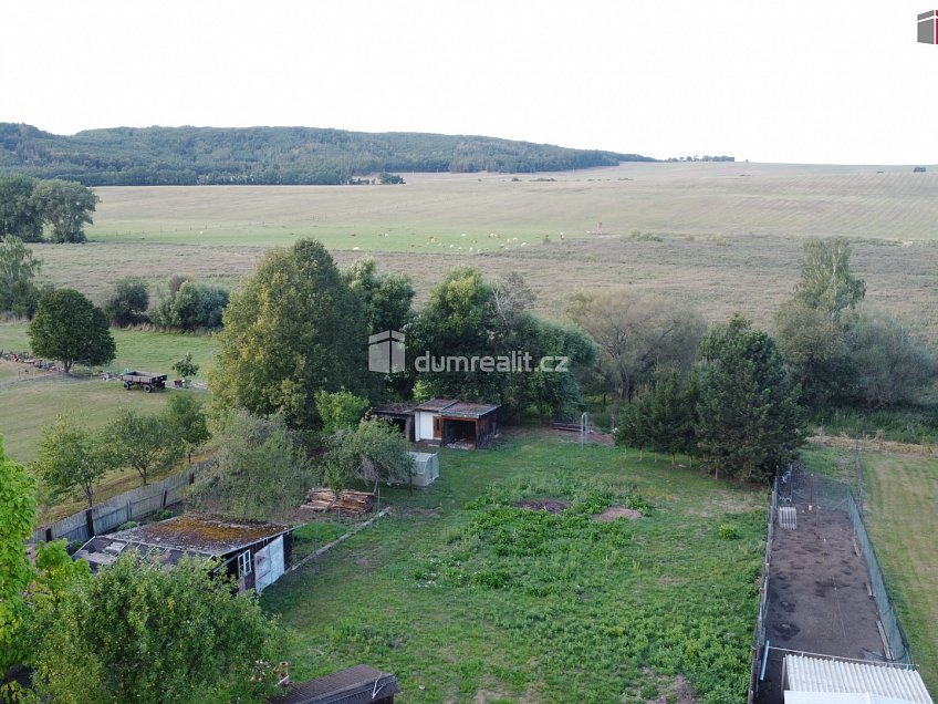 Prodej  stavebního pozemku 810 m^2 Nádražní, Vroutek 