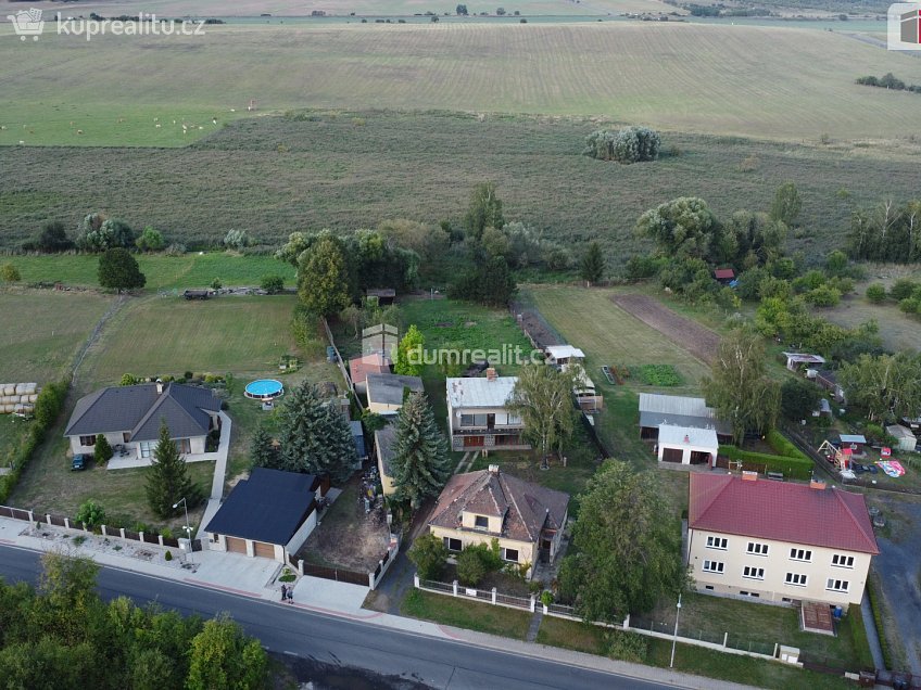 Prodej  stavebního pozemku 810 m^2 Nádražní, Vroutek 