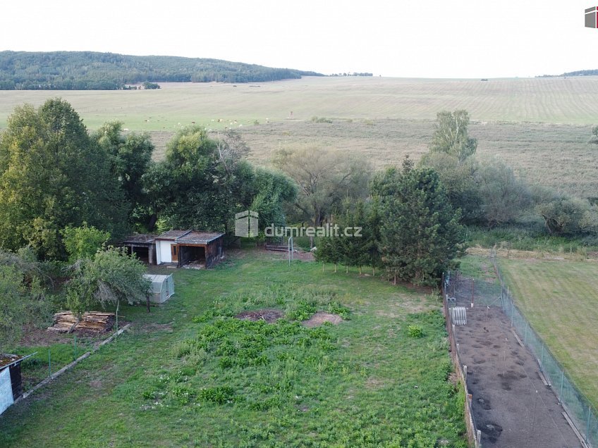 Prodej  stavebního pozemku 810 m^2 Nádražní, Vroutek 