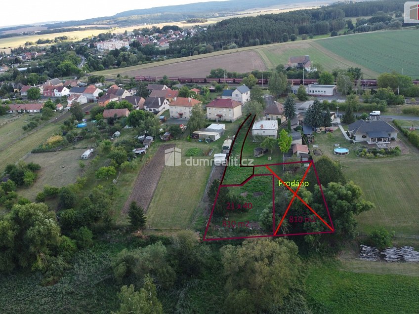 Prodej  stavebního pozemku 810 m^2 Nádražní, Vroutek 