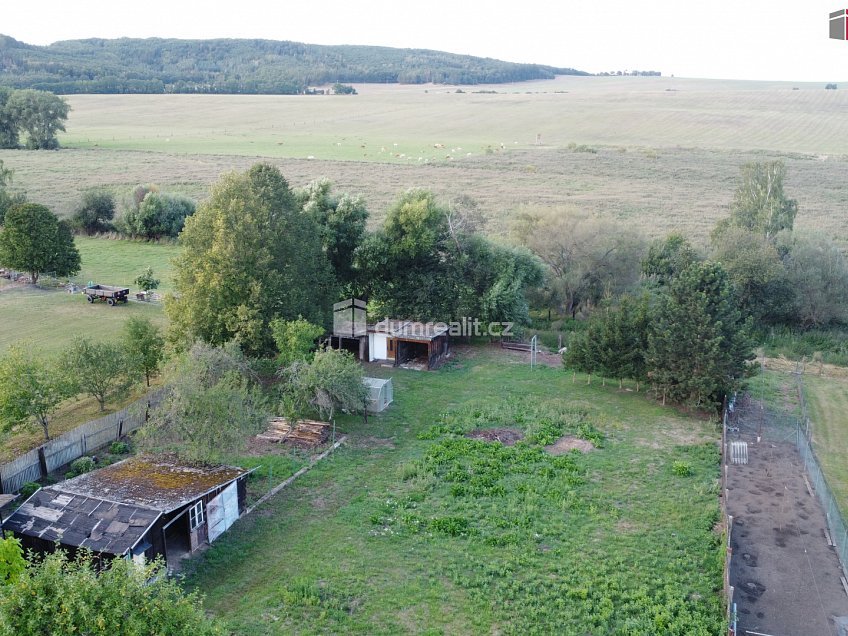 Prodej  stavebního pozemku 810 m^2 Nádražní, Vroutek 