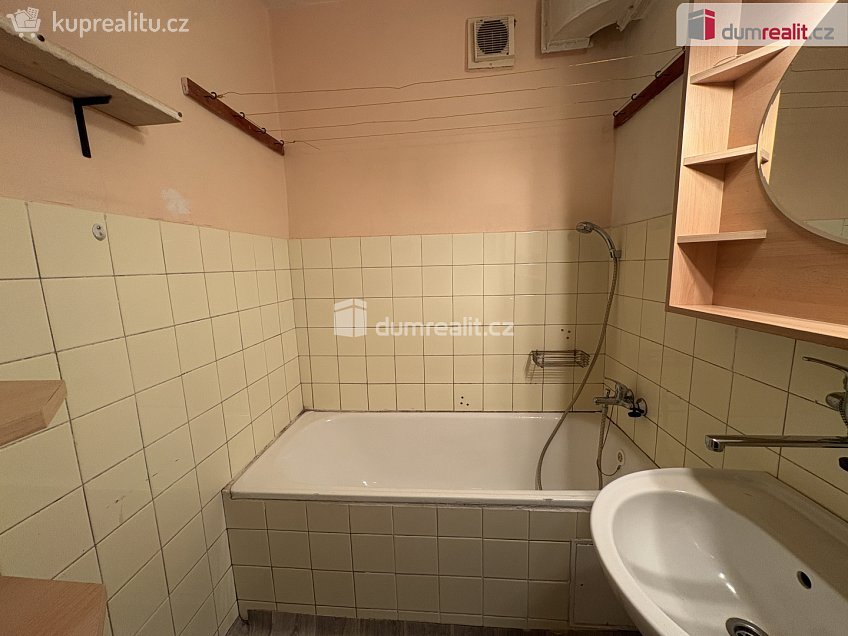 Pronájem bytu 1+1 57 m^2 Čechovská, Příbram 