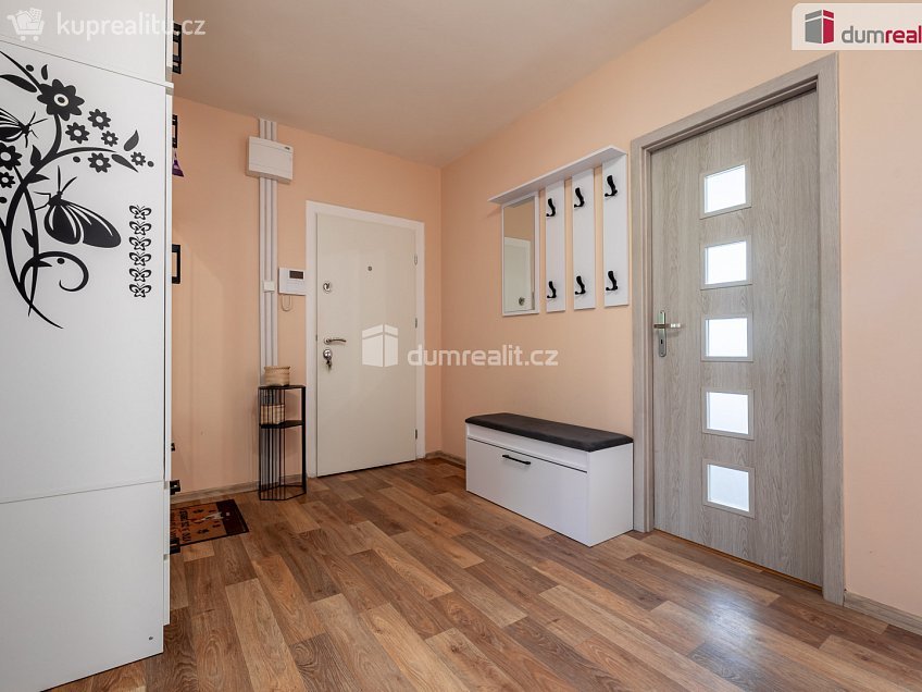 Prodej bytu 3+kk 71 m^2 Zahradní, Nové Strašecí 