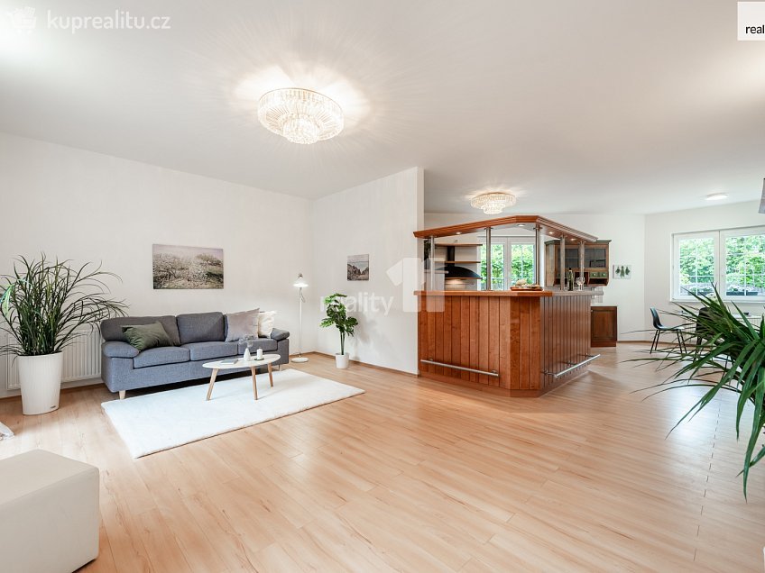 Prodej  rodinného domu 420 m^2 Vzdušná, Praha 4 