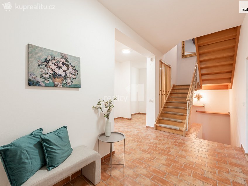 Prodej  rodinného domu 420 m^2 Vzdušná, Praha 4 