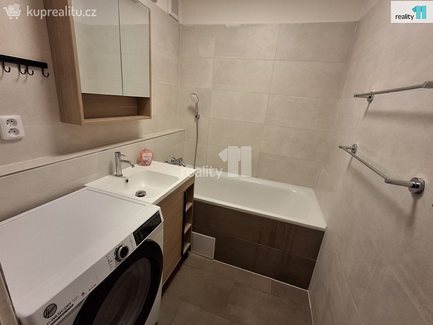 Pronájem bytu 2+kk 48 m^2 K zahrádkám, Praha 13 