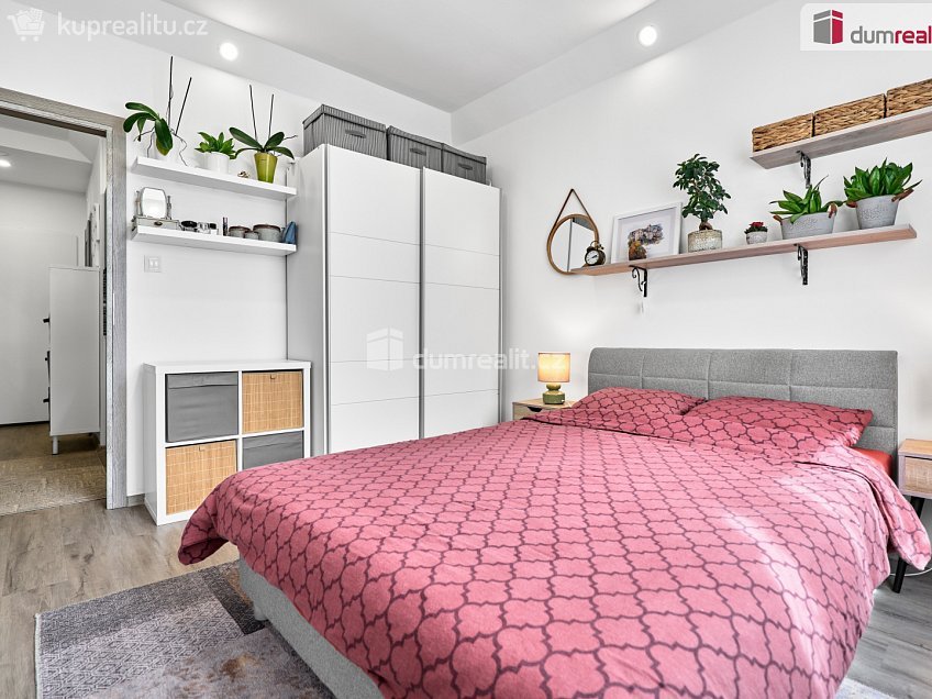 Prodej bytu 2+kk 48 m^2 Charkovská, Karlovy Vary 