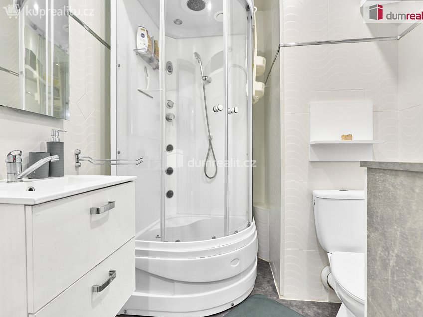 Prodej bytu 2+kk 48 m^2 Charkovská, Karlovy Vary 