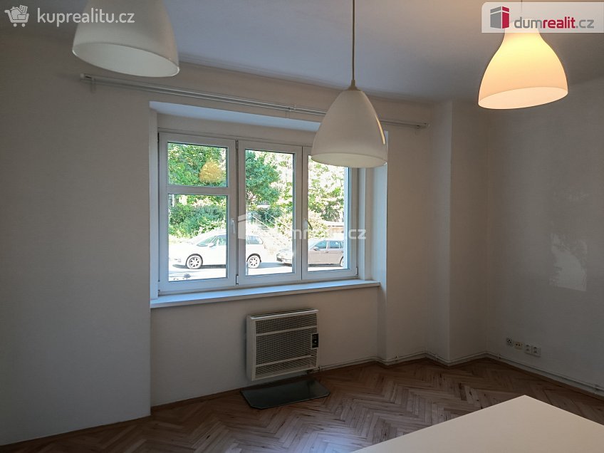 Pronájem bytu 2+kk 45 m^2 Ve struhách, Praha 6 