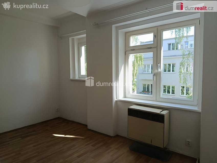 Pronájem bytu 2+kk 45 m^2 Ve struhách, Praha 6 