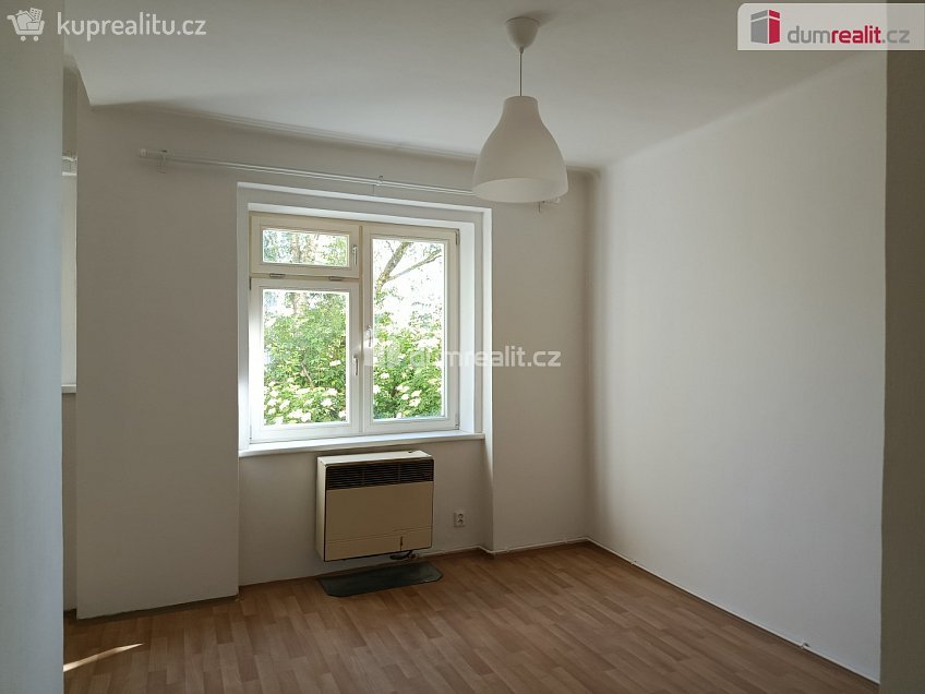 Pronájem bytu 2+kk 45 m^2 Ve struhách, Praha 6 
