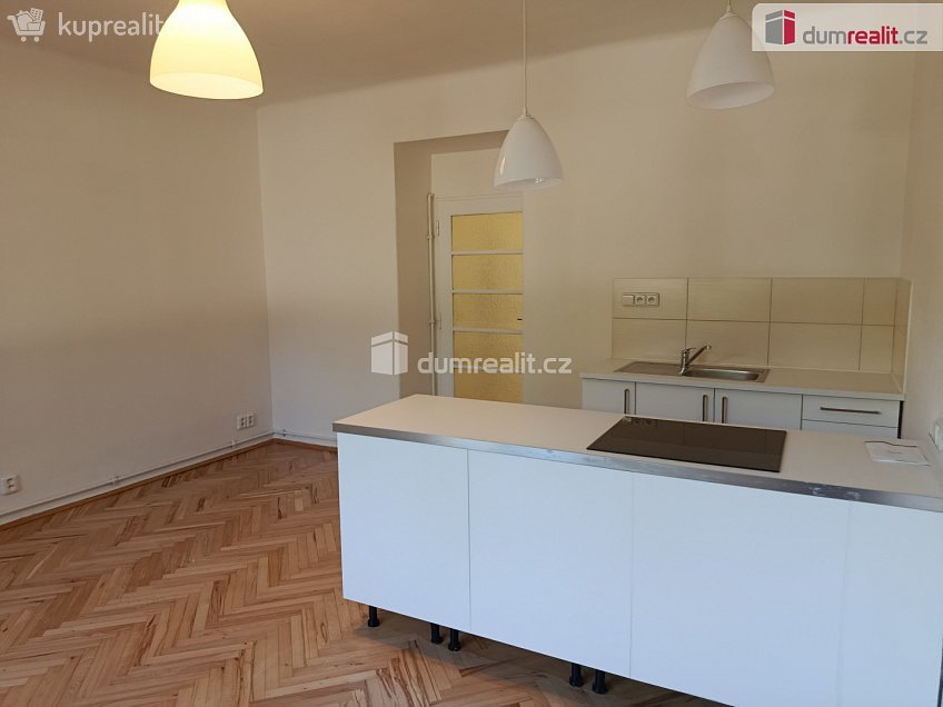 Pronájem bytu 2+kk 45 m^2 Ve struhách, Praha 6 