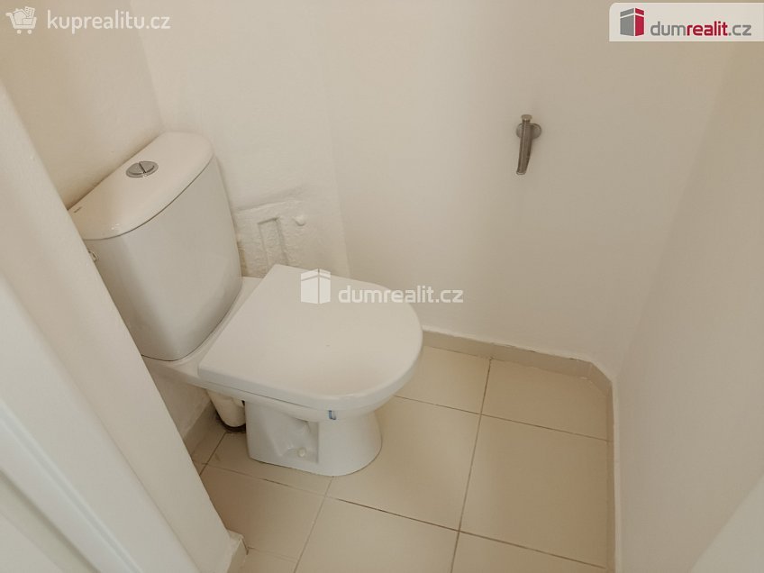 Pronájem bytu 2+kk 45 m^2 Ve struhách, Praha 6 