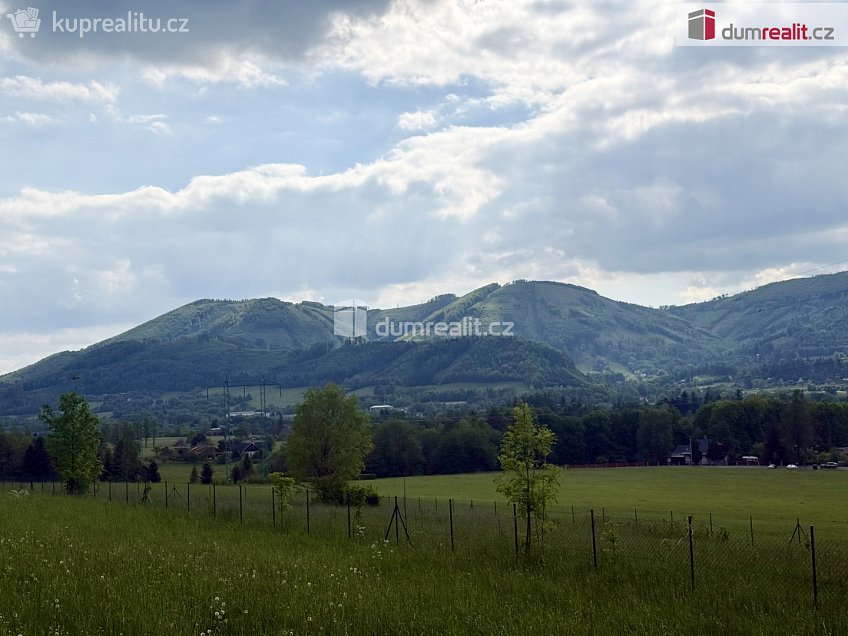 Prodej  stavebního pozemku 1800 m^2 Helštýn, Frenštát pod Radhoštěm 