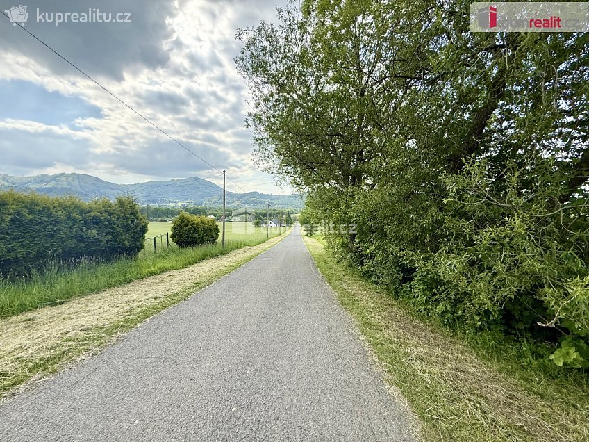 Prodej  stavebního pozemku 1800 m^2 Helštýn, Frenštát pod Radhoštěm 