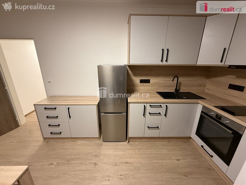 Pronájem bytu 1+kk 31 m^2 třída Vítězství, Mariánské Lázně 