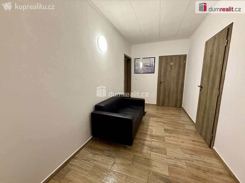 Pronájem bytu 1+kk 26 m^2 třída Vítězství, Mariánské Lázně 
