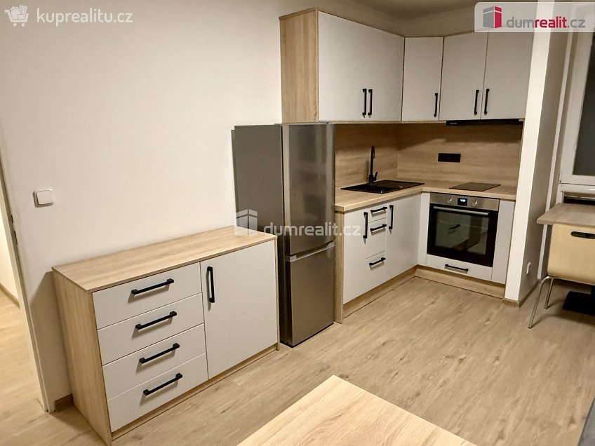 Pronájem bytu 1+kk 31 m^2 třída Vítězství, Mariánské Lázně 