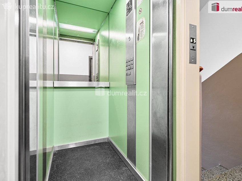 Prodej bytu 1+1 35 m^2 Požární, Karlovy Vary 