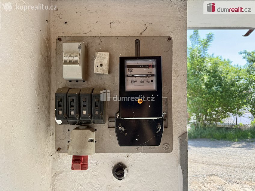 Pronájem  garáže 33 m^2 V Uličce, Kralupy nad Vltavou 