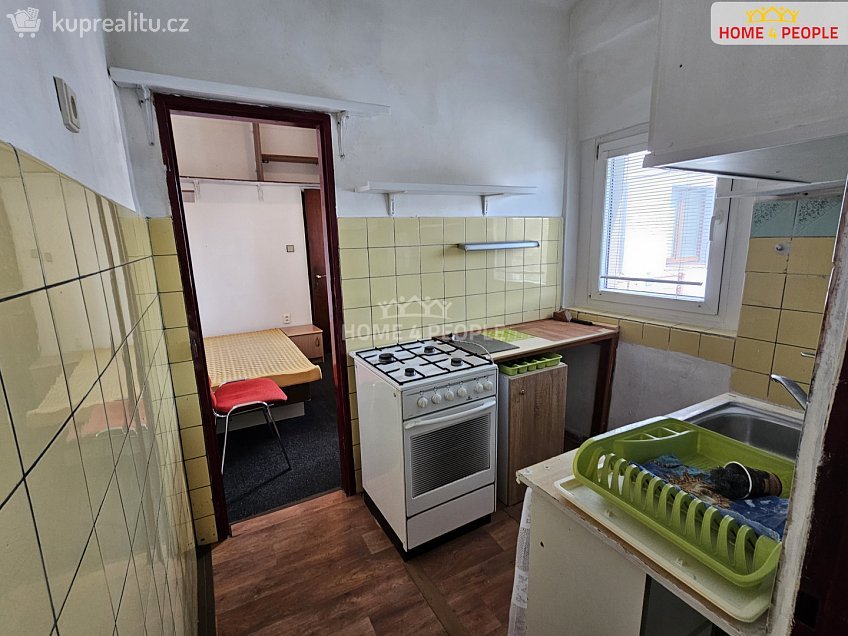 Pronájem bytu 1+1 28 m^2 Třebízského, Kladno 