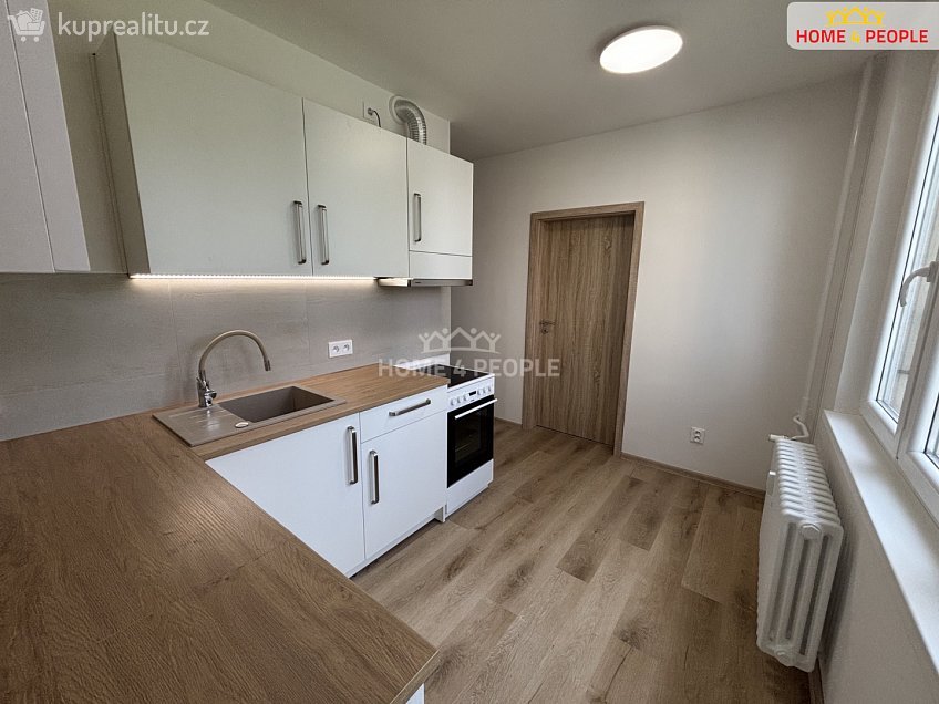 Pronájem bytu 3+1 64 m^2 Ostrovská, Karlovy Vary 